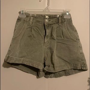 Green Jean shorts with singed waist.